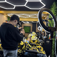 Barbier en pleine action